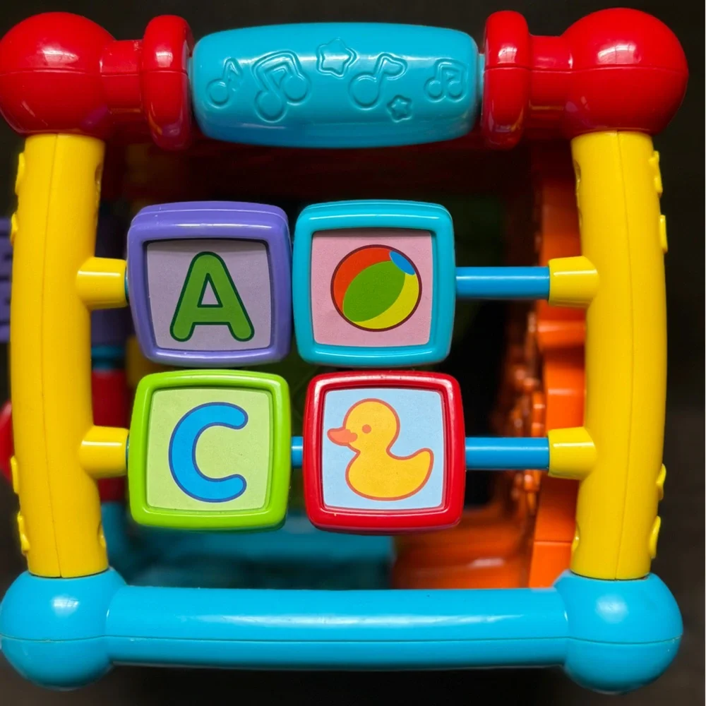 V-Tech Interactive Busy Learn Activity Cube for Babies